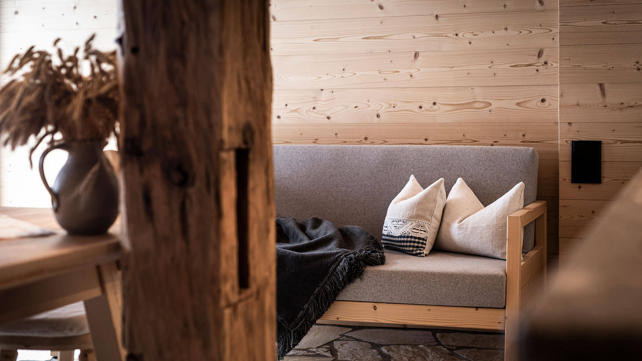 Gemütlicher Wohnbereich im Detail